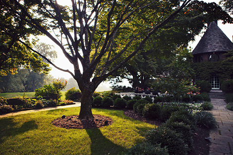 The sun sets the mood at this outdoor summer wedding at Greenville Country Club in Greenville, Delaware