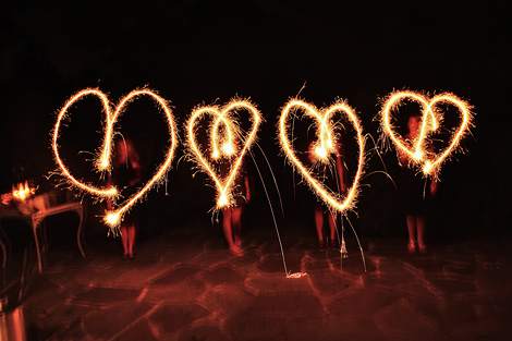 Heart sparklers complete the evening at Greenville Country Club